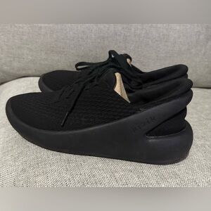 Kizik Men's Black Slip-On Shoes